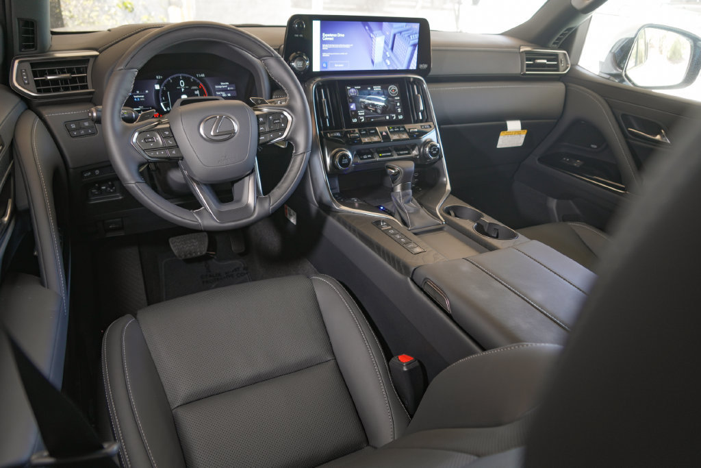 New 2026 Lexus LX 600 4WD w/ Accessory Package (Z1) image 14