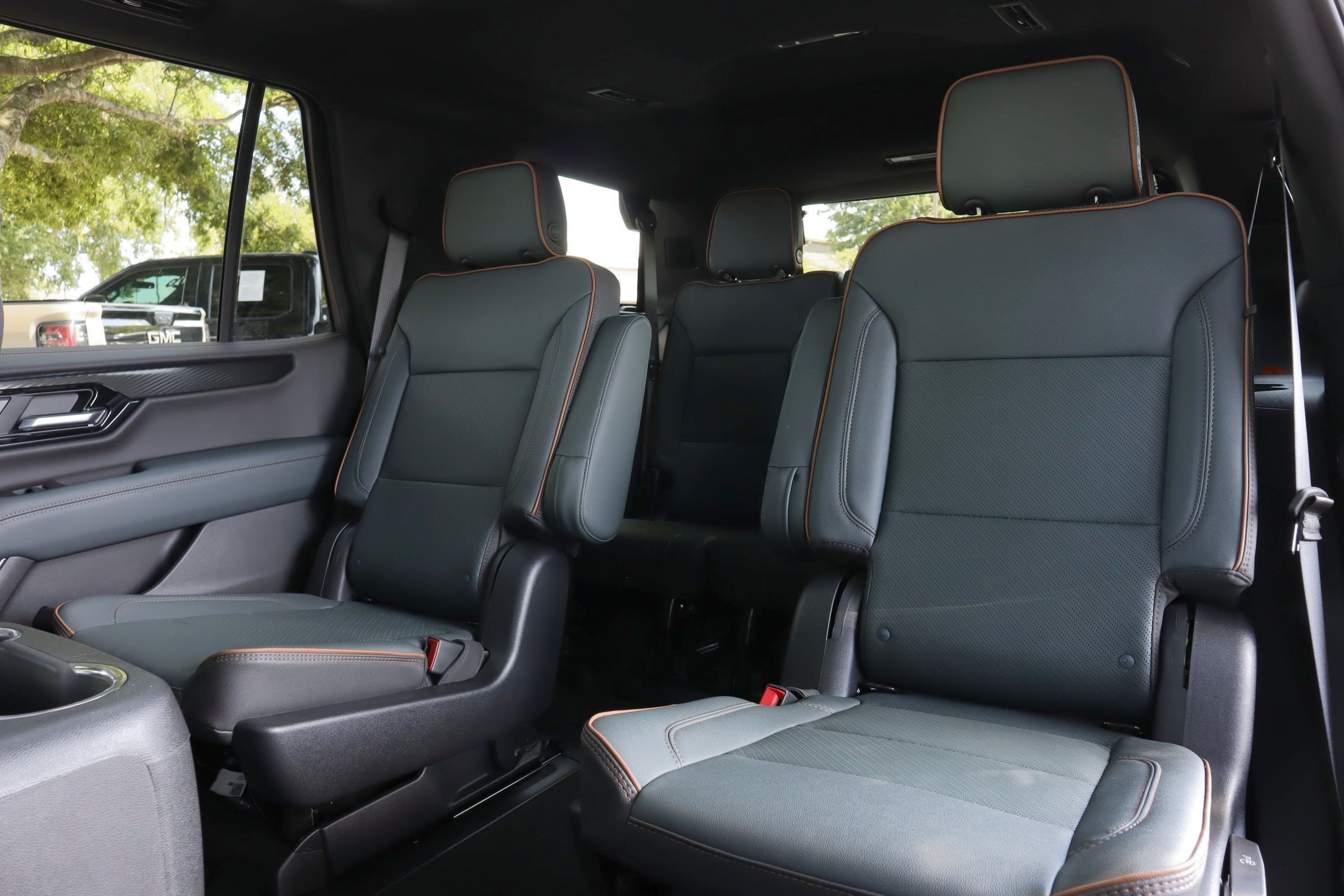 Used 2026 GMC Yukon AT4 AWD/4WD image 10
