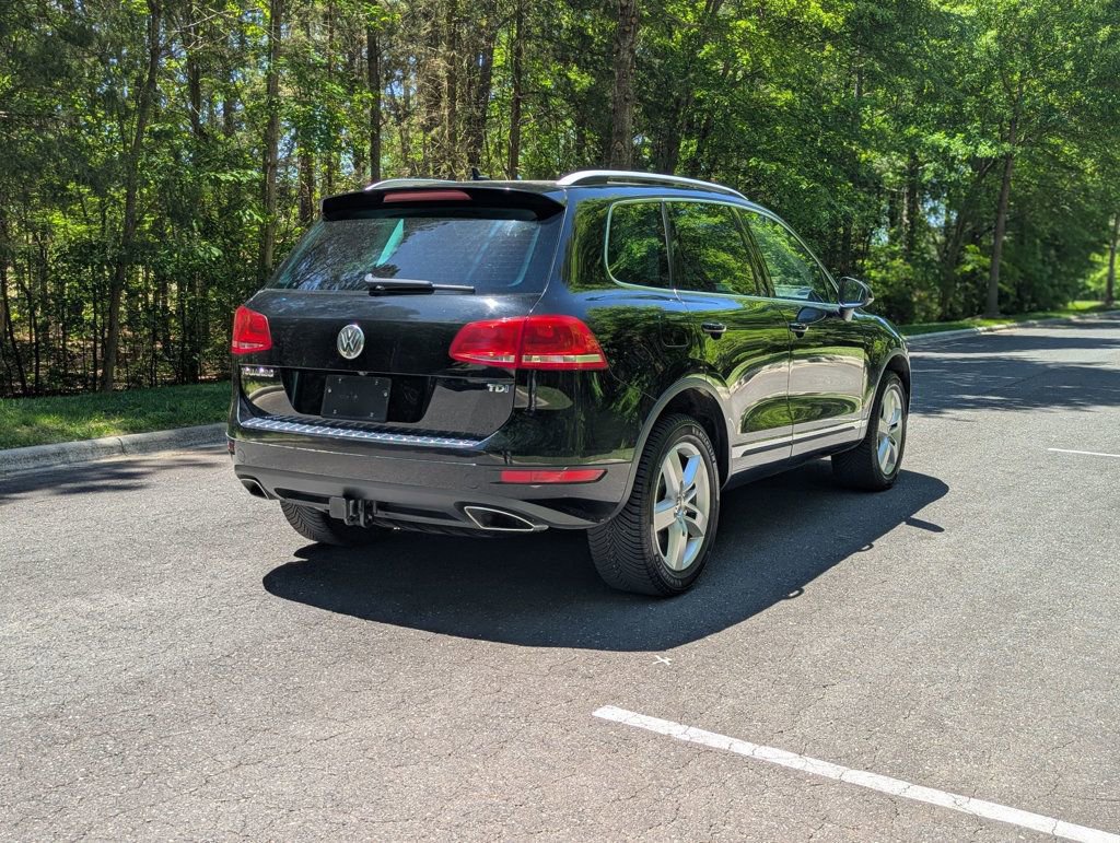Used 2014 Volkswagen Touareg TDI AWD/4WD image 10