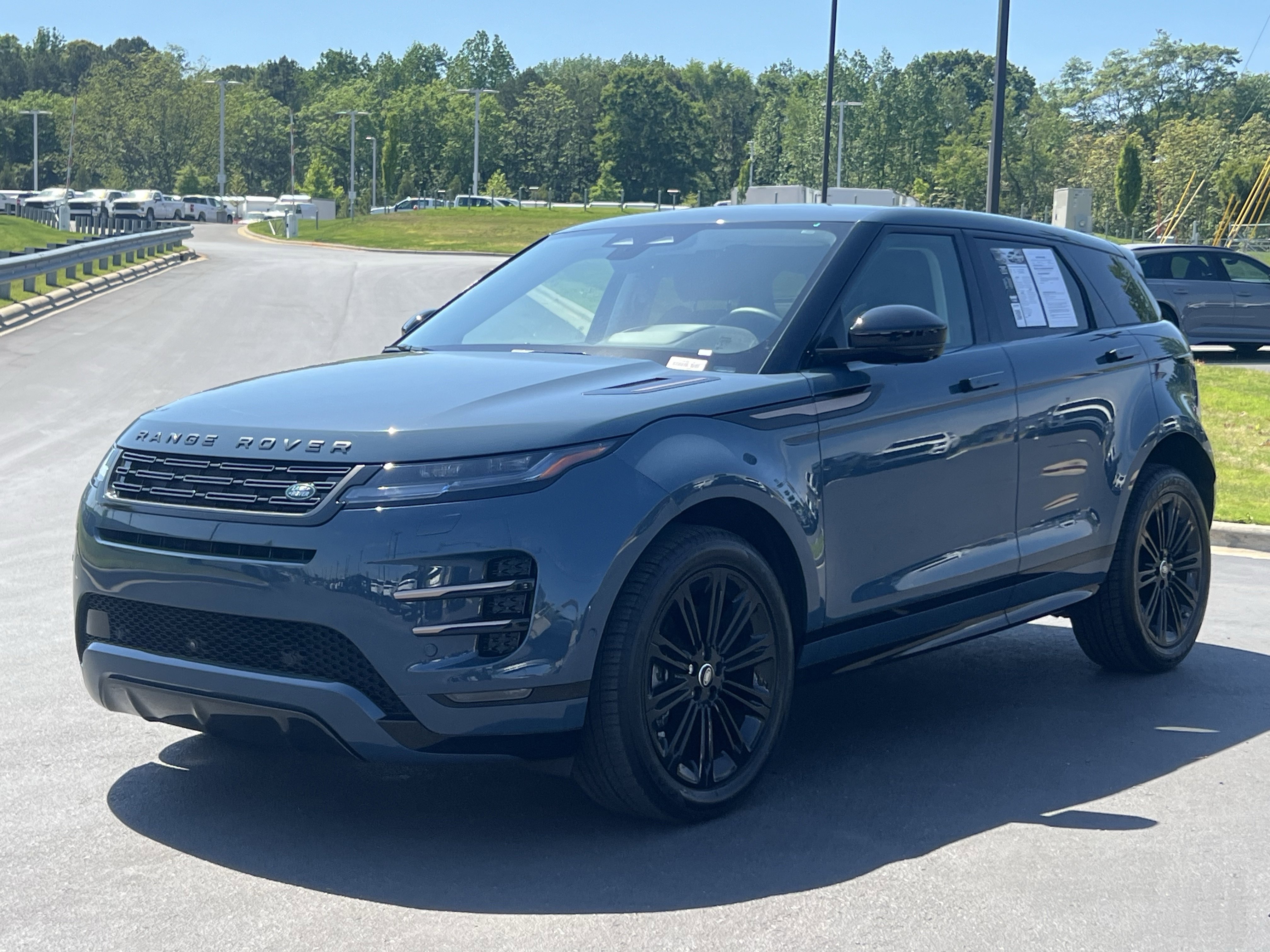 Used 2025 Land Rover Range Rover Evoque Dynamic SE image 1