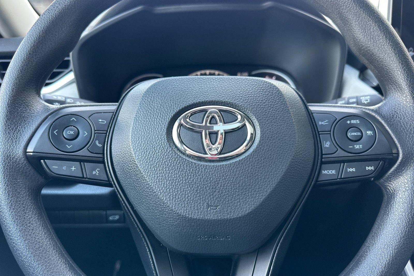 Used 2025 Toyota RAV4 XLE w/ Convenience Package FWD image 30