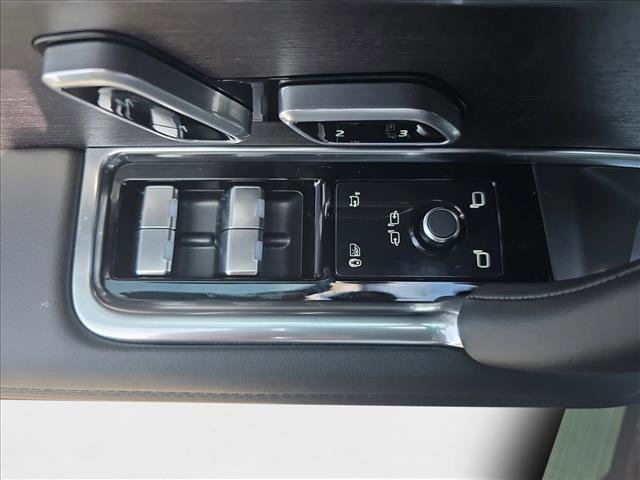 New 2025 Land Rover Range Rover SE image 29