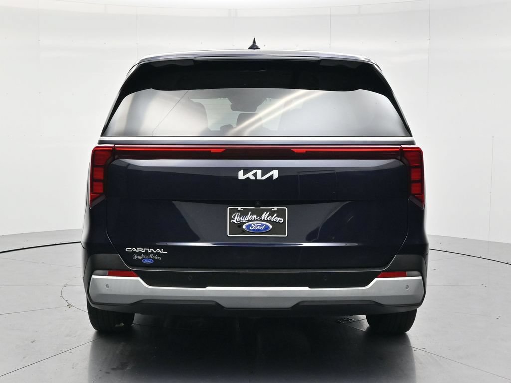 Used 2025 Kia Carnival FWD image 6