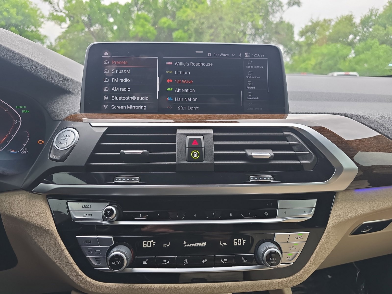 Used 2021 BMW X4 xDrive30i AWD/4WD image 17