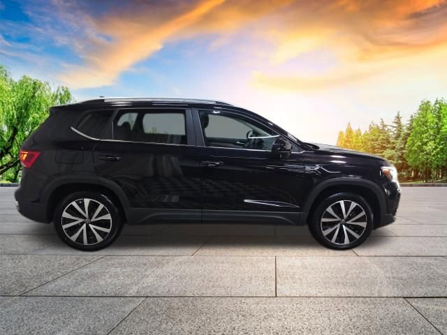 Certified 2022 Volkswagen Taos SE AWD/4WD image 3