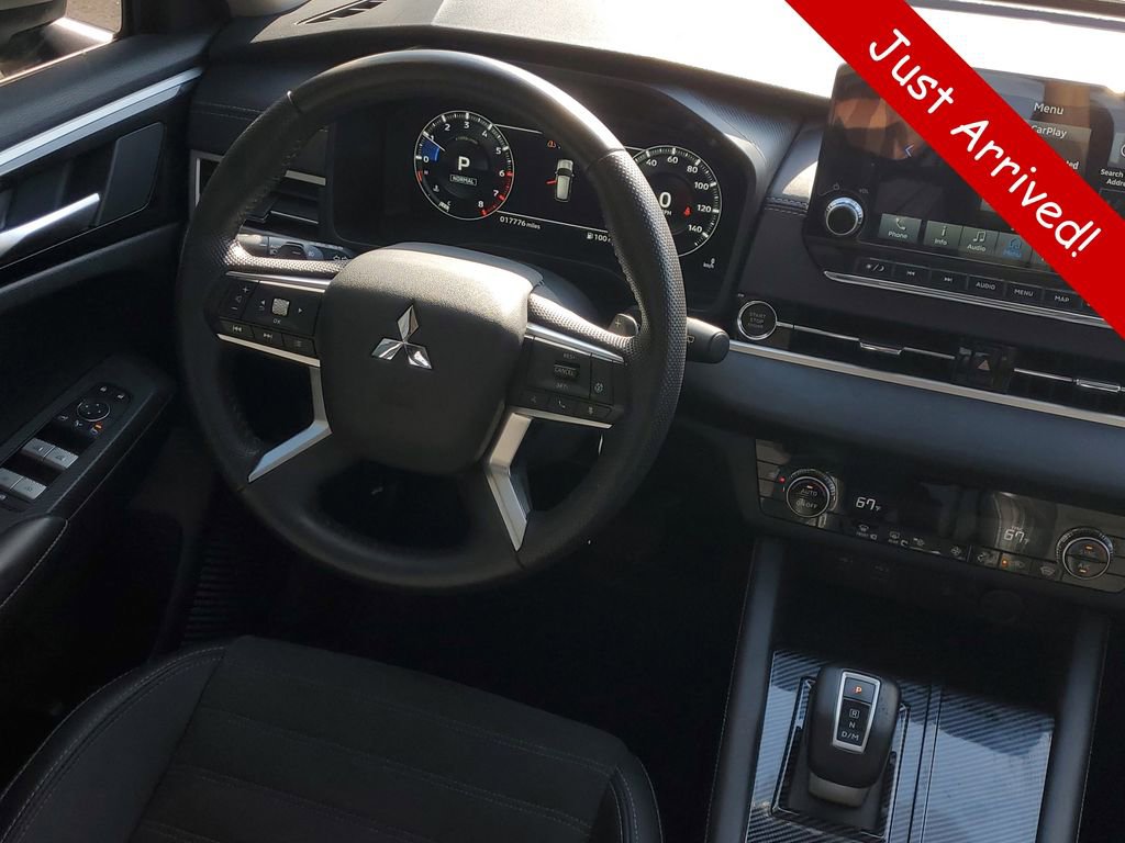 Used 2024 Mitsubishi Outlander SE AWD/4WD image 15