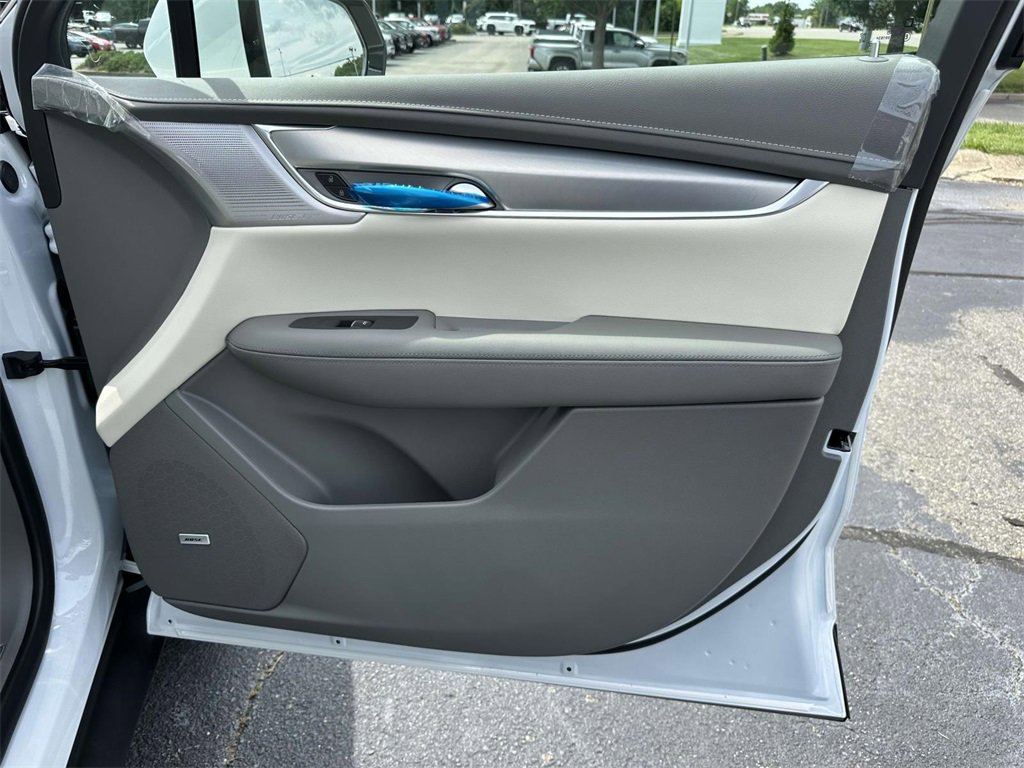 New 2025 Cadillac XT5 Premium Luxury image 8
