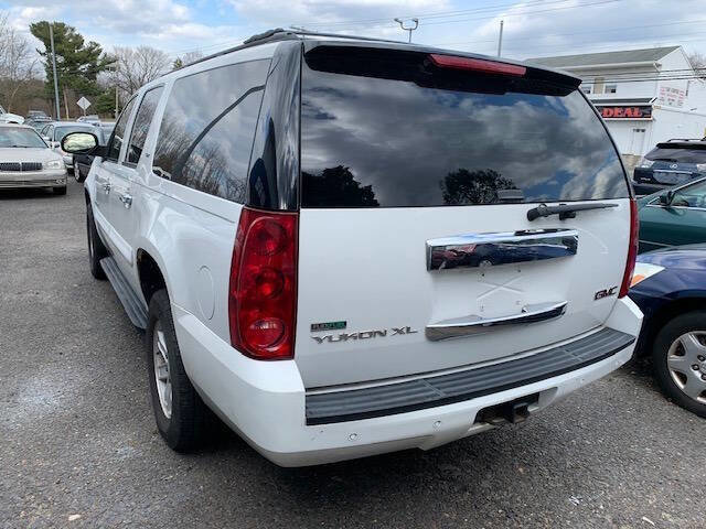 Used 2007 GMC Yukon XL SLT w/ SLT Preferred Equipment Group image 6