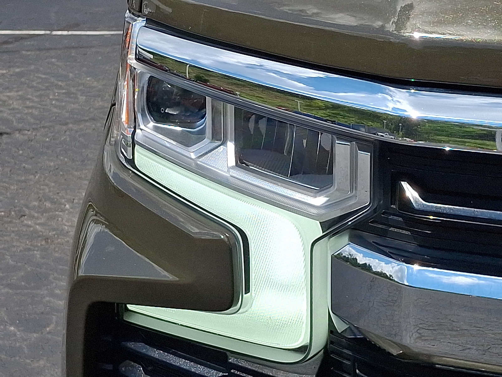 Used 2023 Chevrolet Silverado 1500 LT AWD/4WD image 9