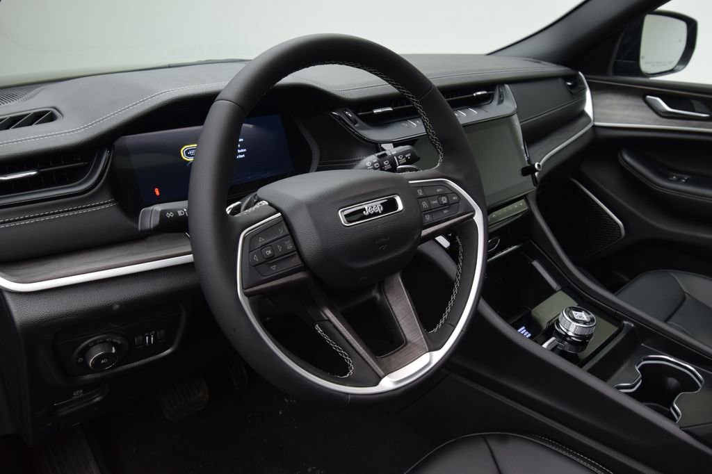 New 2026 Jeep Grand Cherokee Limited w/ Limited Altitude Package image 39