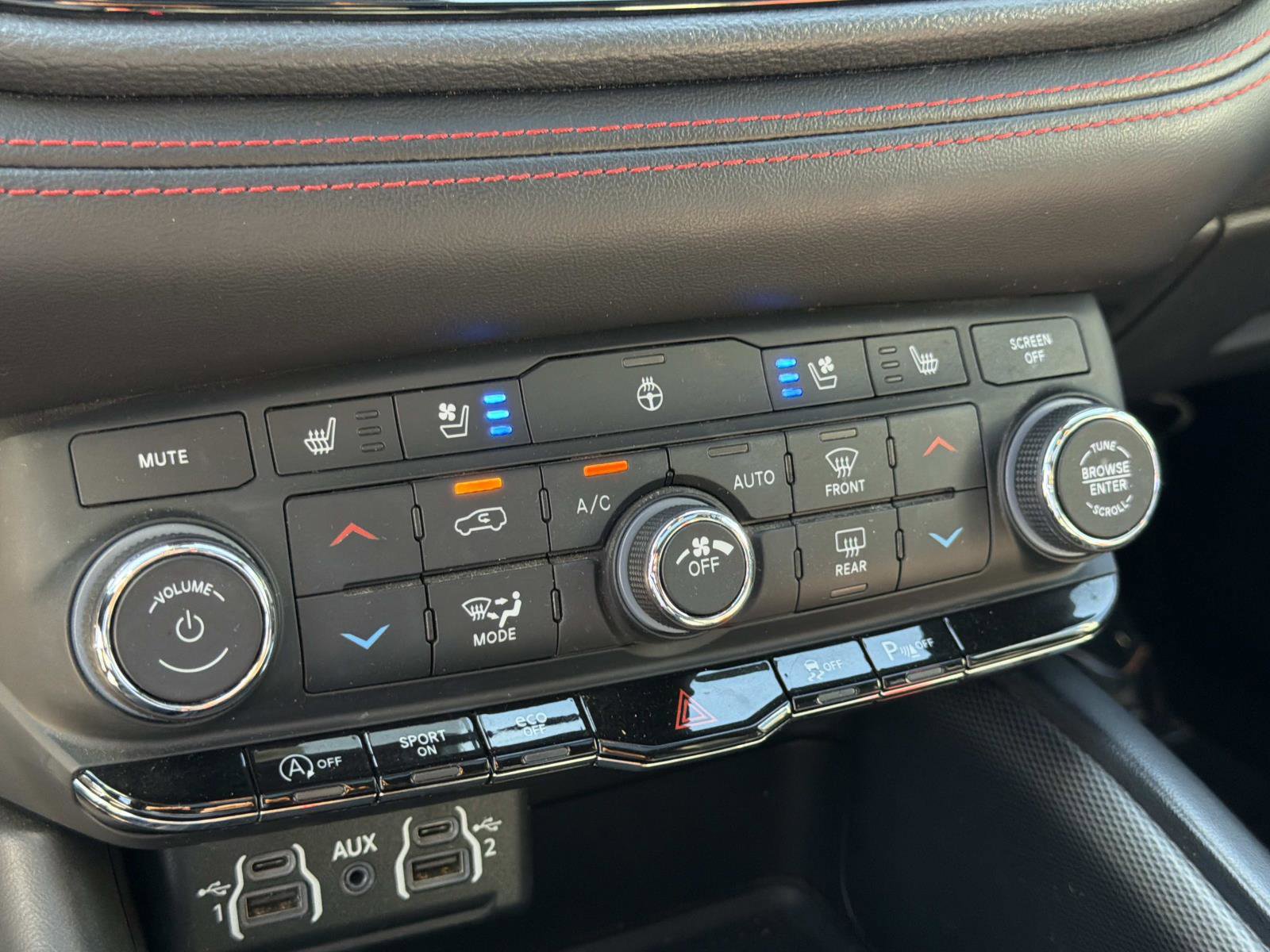 Used 2023 Dodge Durango GT image 24