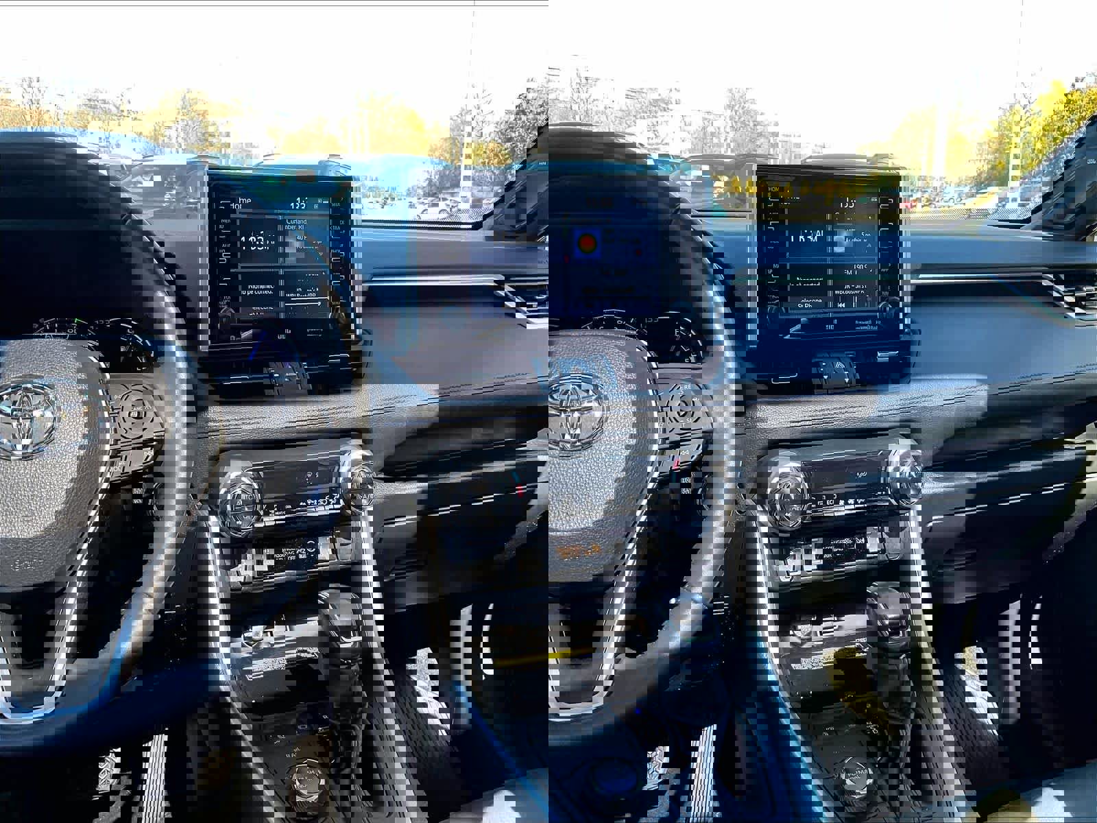 Used 2020 Toyota RAV4 XSE image 18