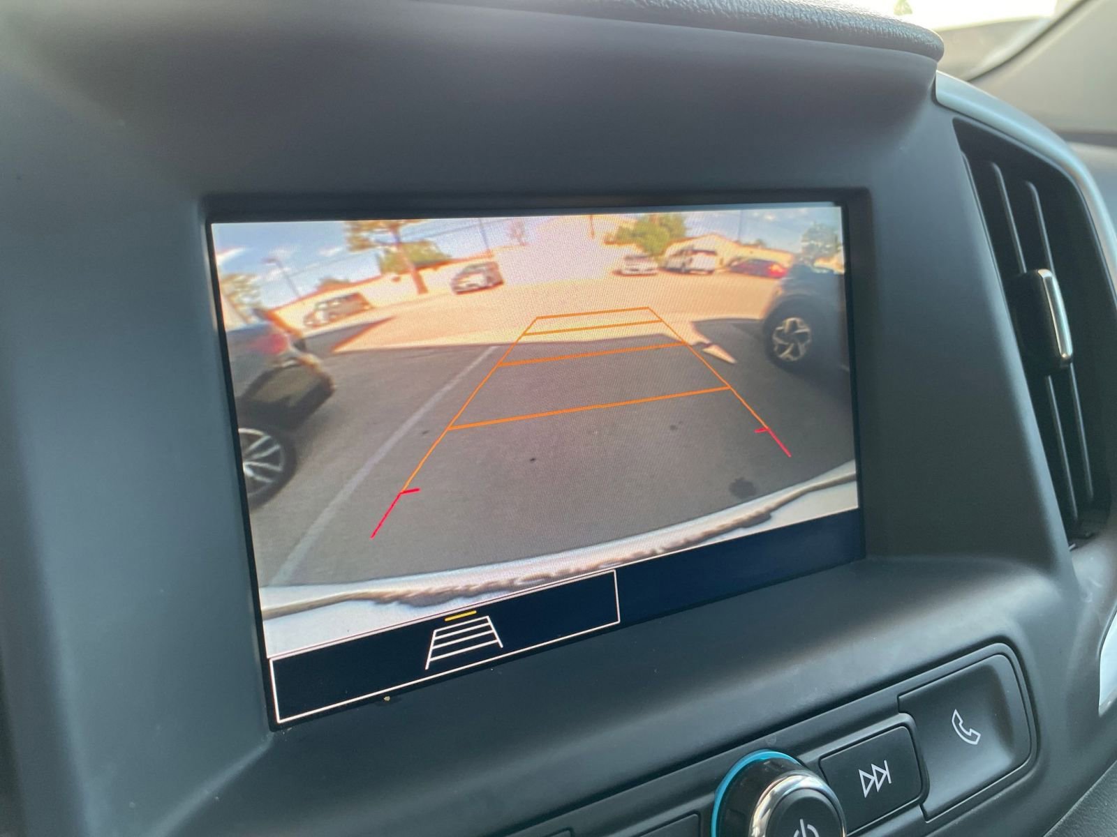 Used 2024 GMC Terrain SLE image 17