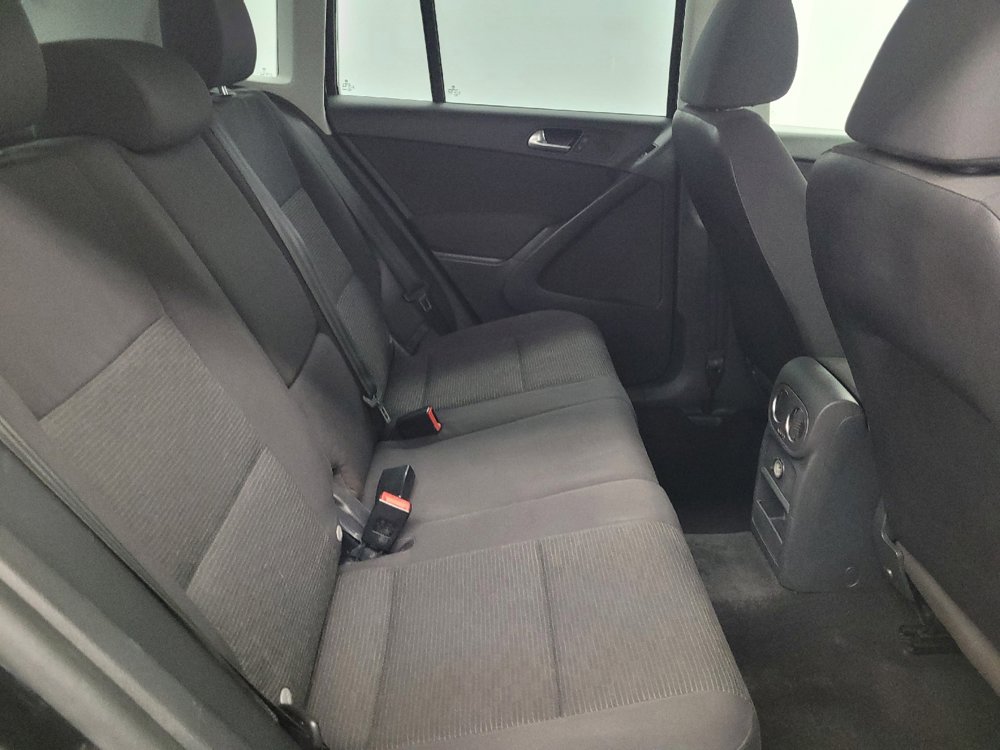 Used 2017 Volkswagen Tiguan Limited w/ Premium Package FWD image 19