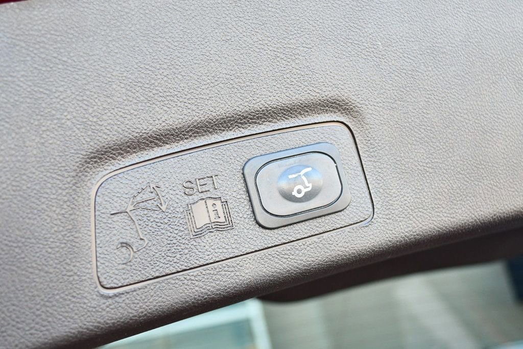 Used 2017 Lincoln MKC Select w/ Select Plus Package image 17