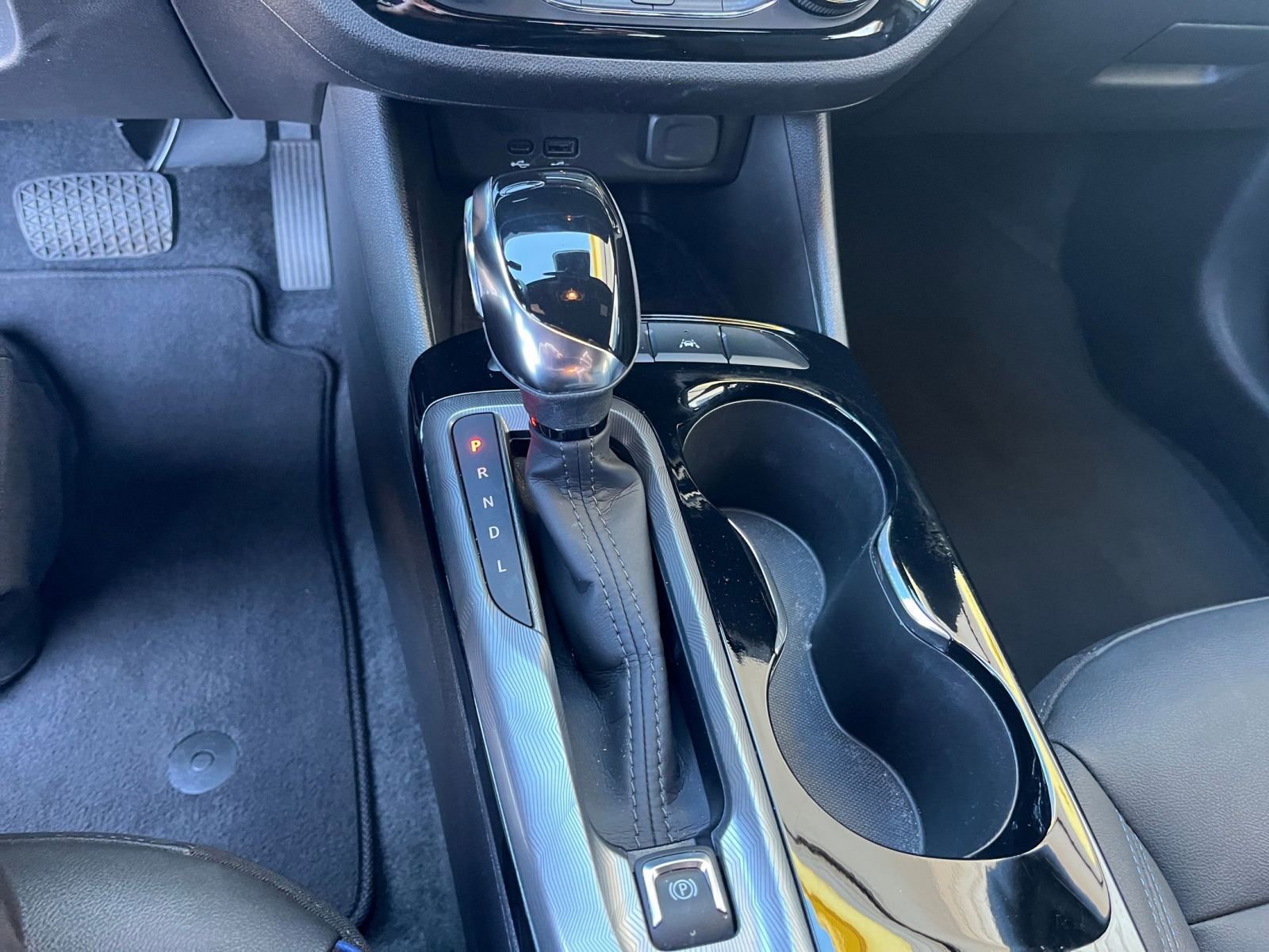 Used 2025 Buick Envista Sport Touring image 40