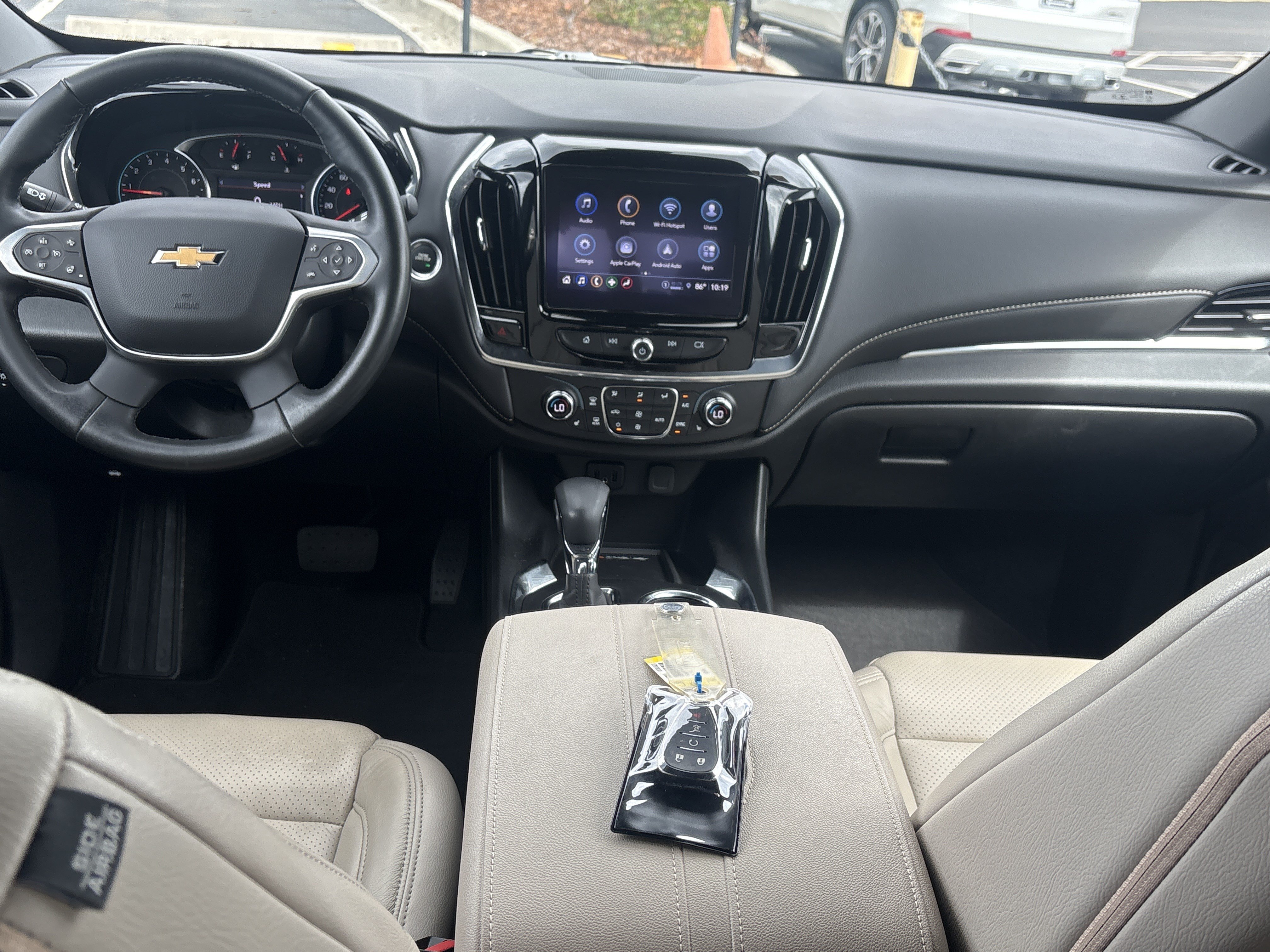Used 2023 Chevrolet Traverse LT FWD image 27