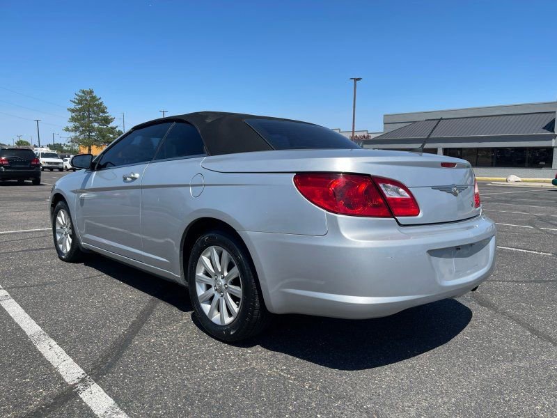 Used 2010 Chrysler Sebring Touring image 16