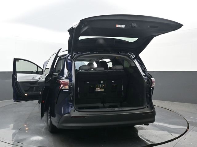 Used 2026 Toyota Sienna XLE AWD/4WD image 36