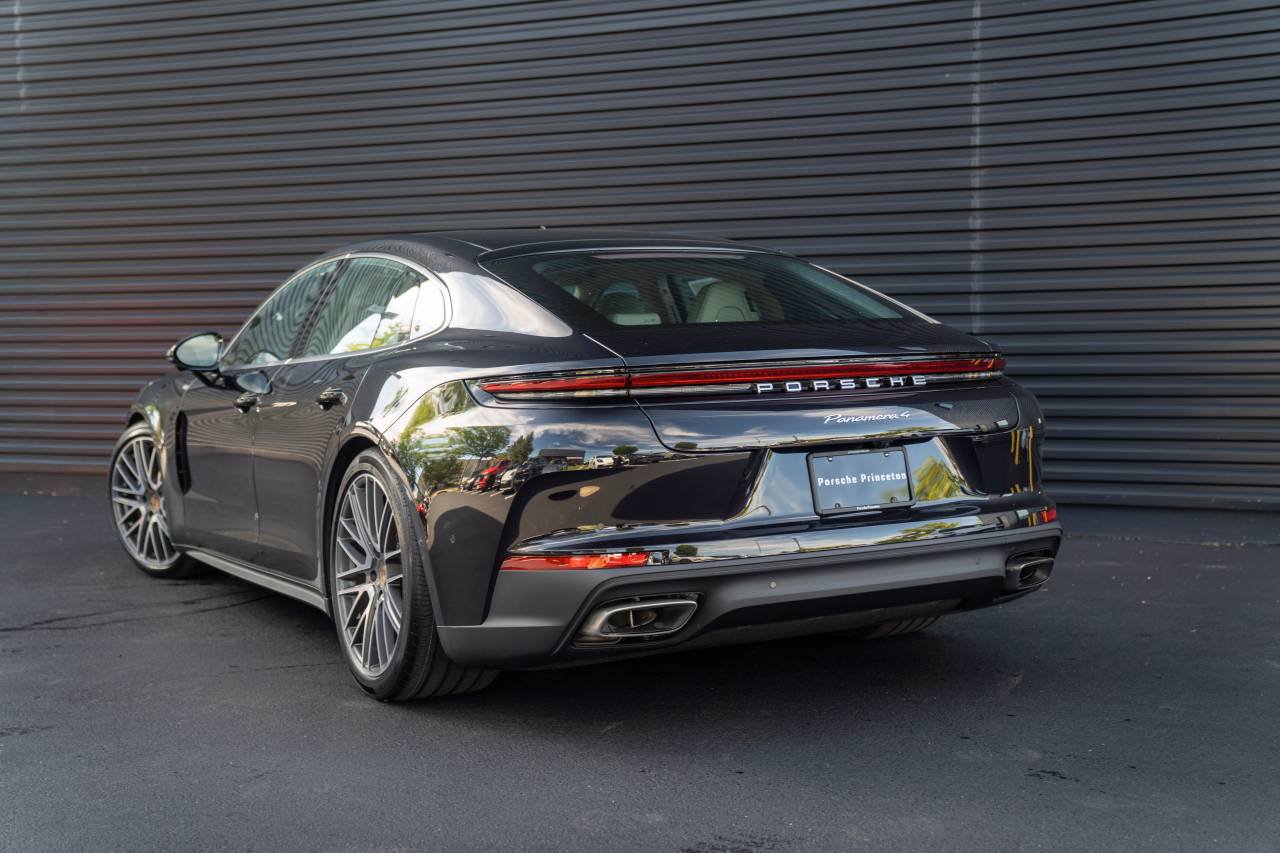New 2026 Porsche Panamera 4 AWD/4WD image 3