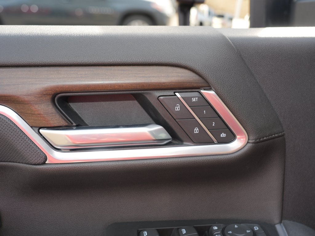 Used 2025 Chevrolet Silverado 3500 High Country w/ High Country Premium Package AWD/4WD image 18