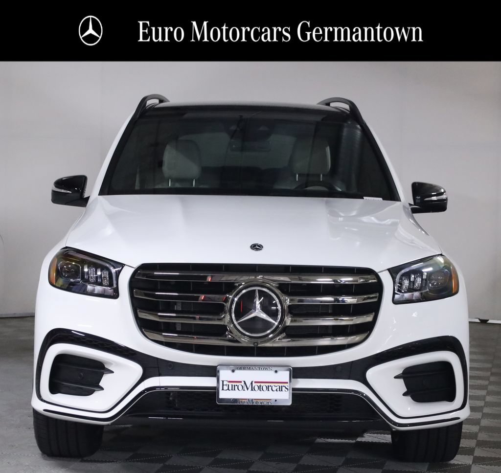 Used 2025 Mercedes-Benz GLS 450 4MATIC w/ AMG Line Exterior image 2