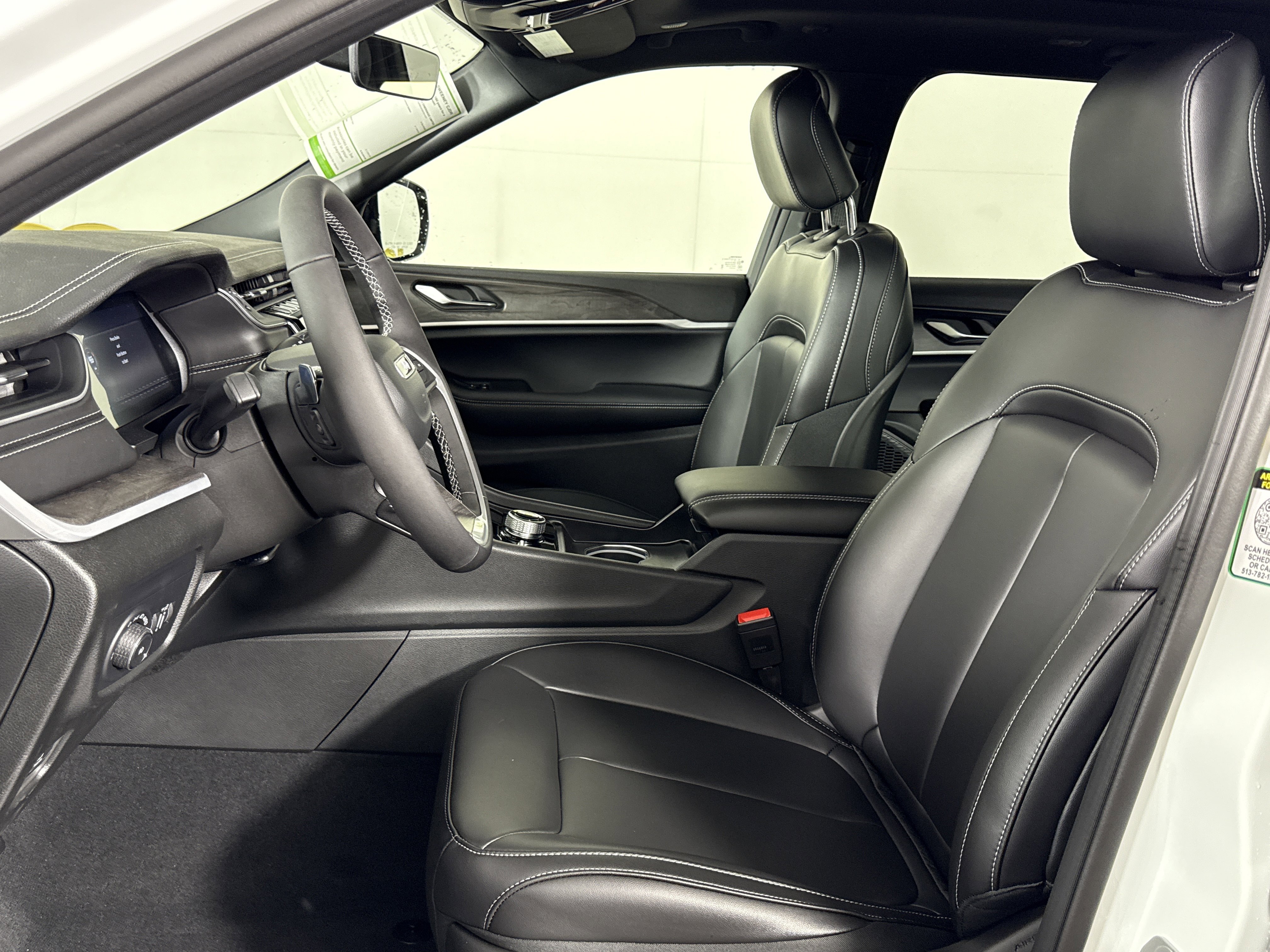 New 2025 Jeep Grand Cherokee Limited w/ Trailer Tow Package image 9