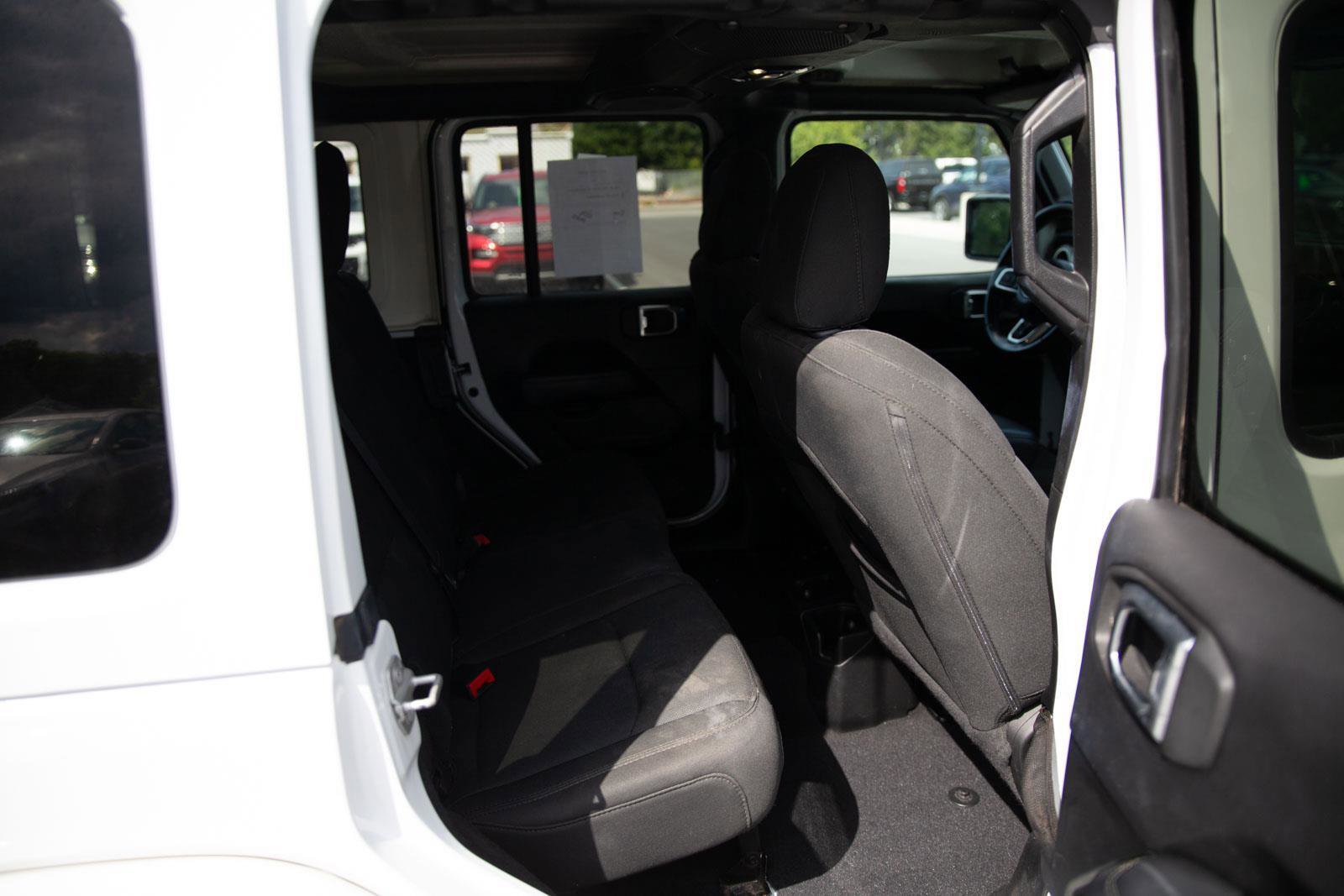 Used 2020 Jeep Wrangler Unlimited Sahara image 24