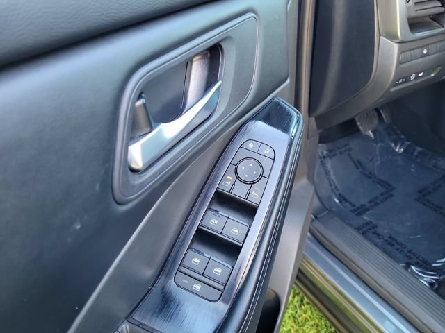 Used 2025 Nissan Rogue SV AWD/4WD image 17