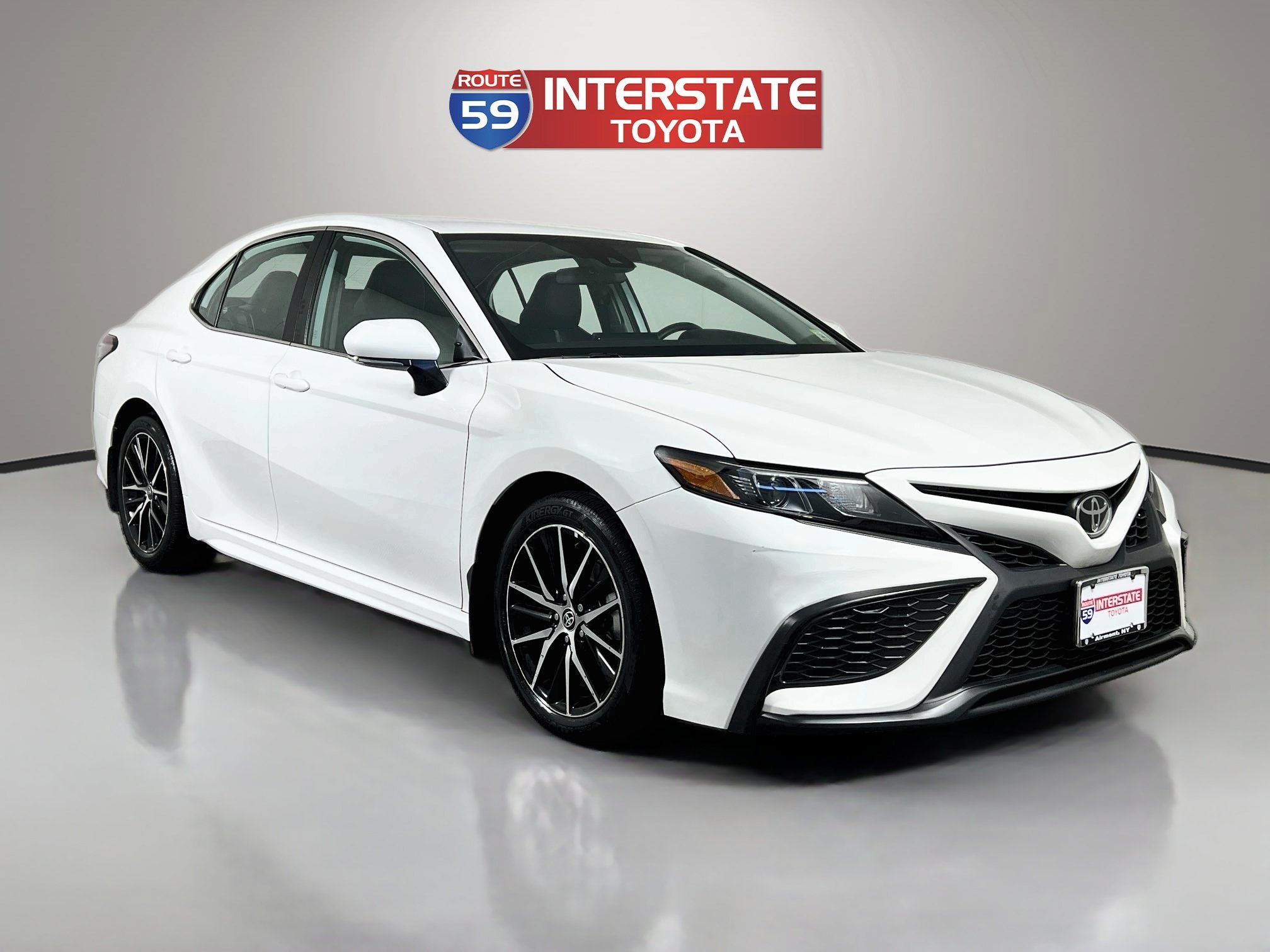 Used 2024 Toyota Camry SE w/ Cold Weather Package