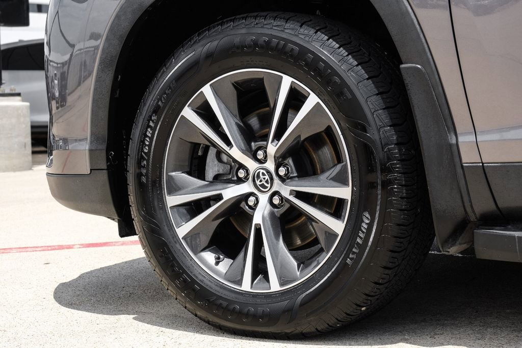 Used 2019 Toyota Highlander LE FWD image 55