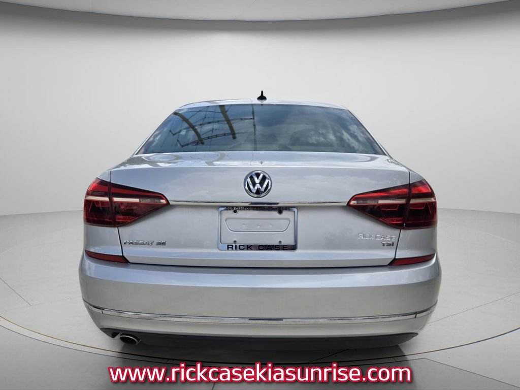 Used 2018 Volkswagen Passat 2.0T SE FWD image 6