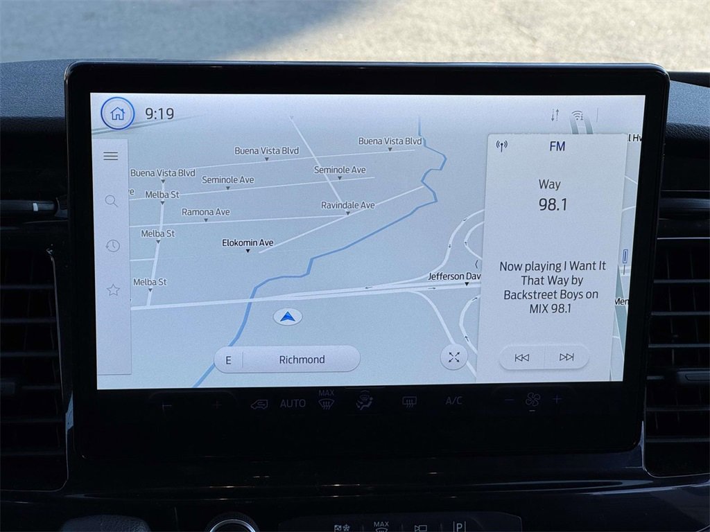 Used 2023 Ford Transit 350 XLT image 3