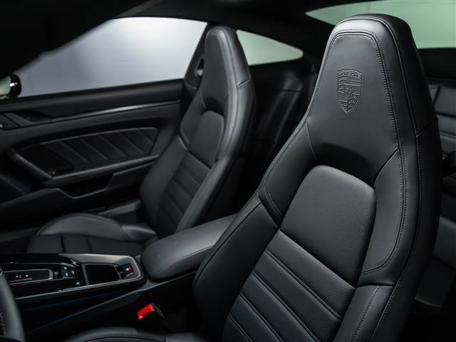 Certified 2025 Porsche 911 Carrera GTS RWD image 5