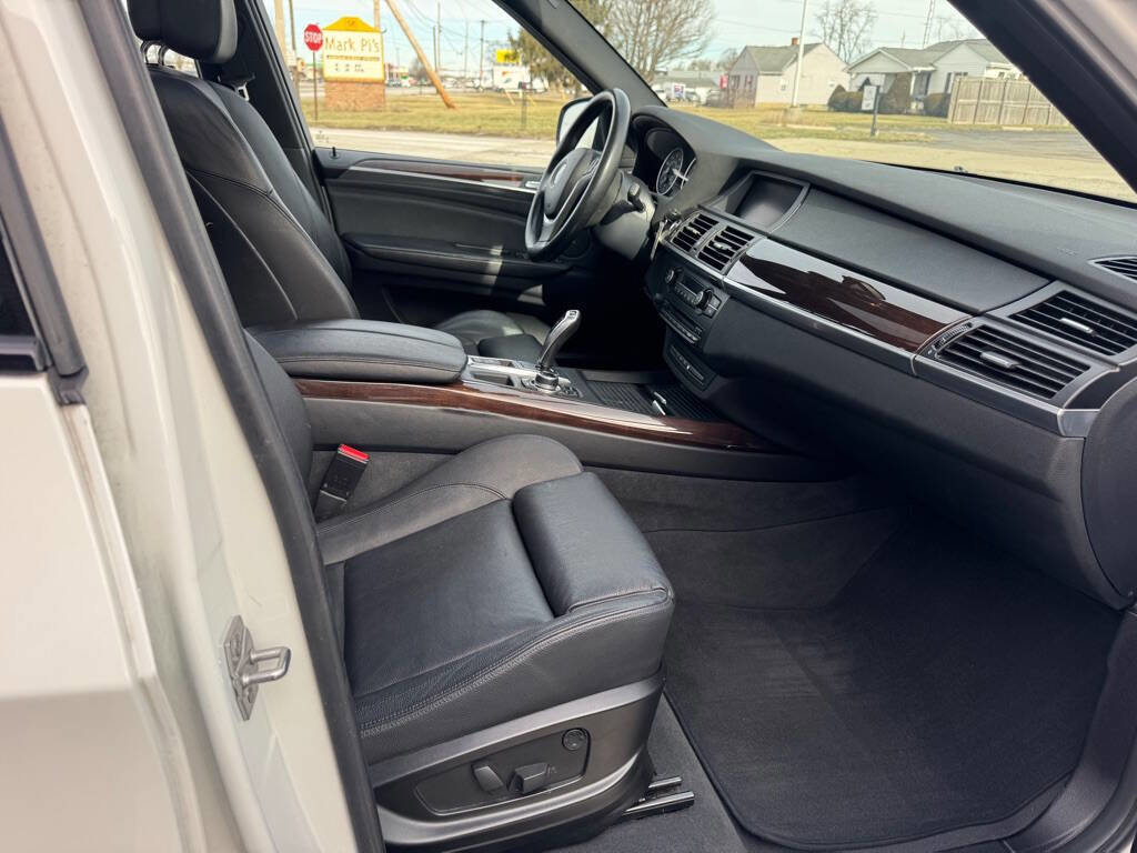 Used 2011 BMW X5 xDrive50i w/ Technology Pkg image 11