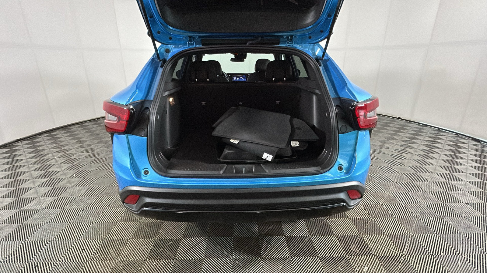 Used 2025 Chevrolet Trax RS FWD image 33