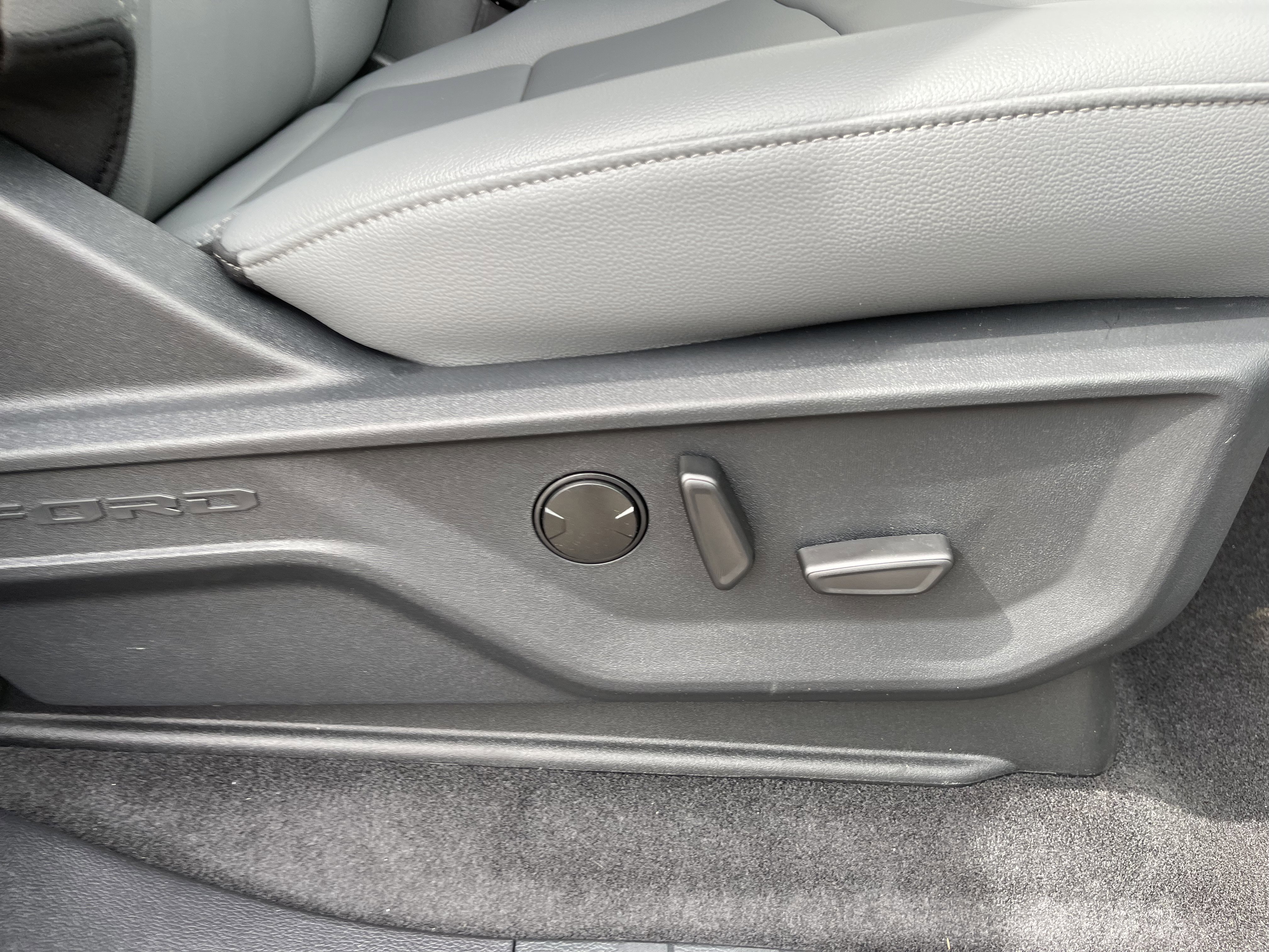 New 2025 Ford F150 Lightning Flash image 32