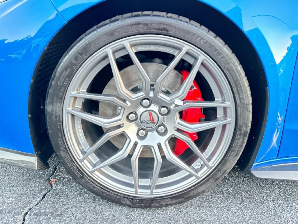 Used 2024 Chevrolet Corvette Z06 RWD image 12