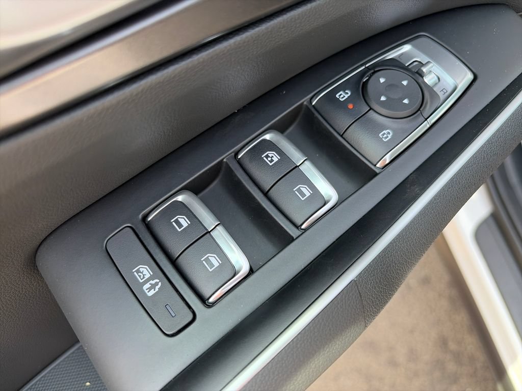 New 2026 Kia Sorento LX FWD image 16