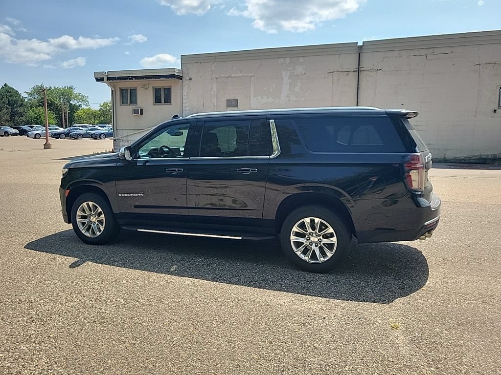 Used 2023 Chevrolet Suburban Premier AWD/4WD image 18