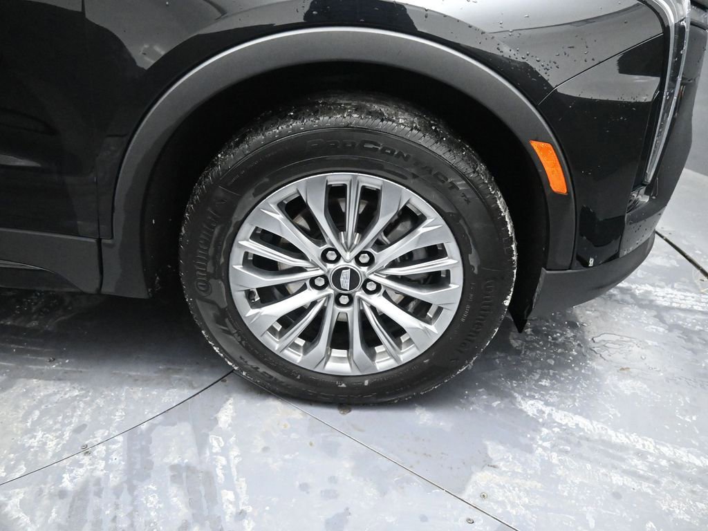 Used 2025 Cadillac XT4 Premium Luxury image 17