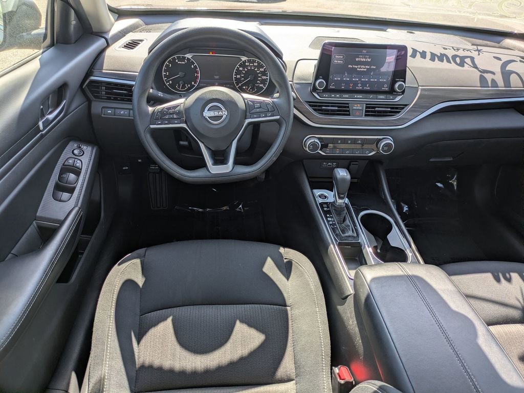Used 2024 Nissan Altima 2.5 SV image 28