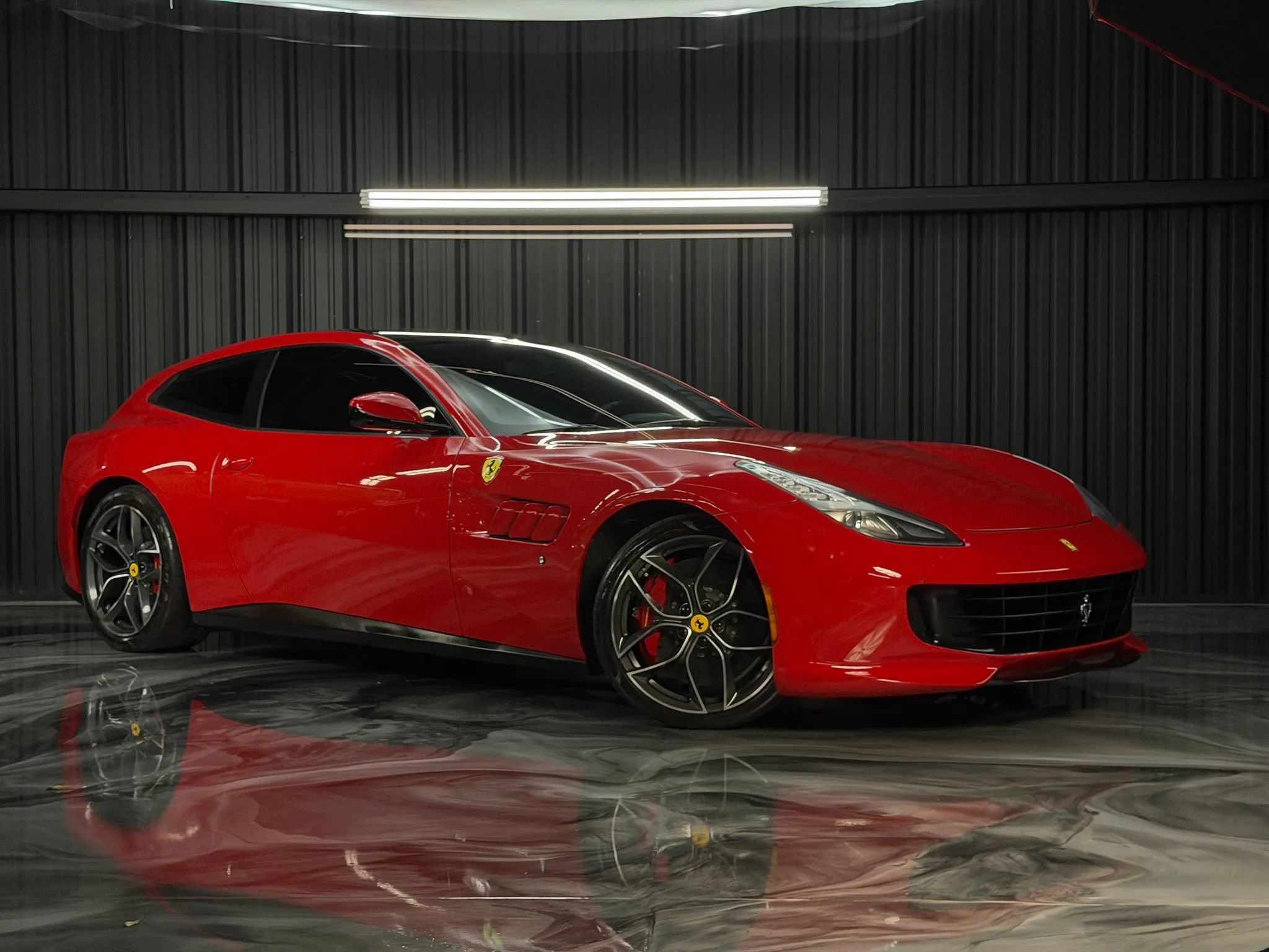 Used 2018 Ferrari GTC4Lusso T RWD image 9