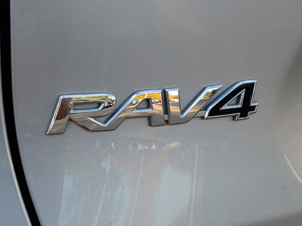 Used 2019 Toyota RAV4 LE w/ All Weather Liner Package AWD/4WD image 41