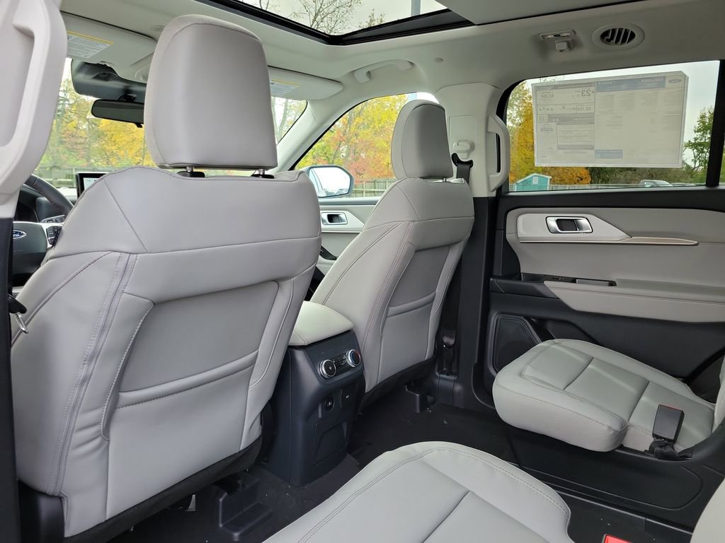New 2026 Ford Explorer Active w/ Active Comfort Package image 15