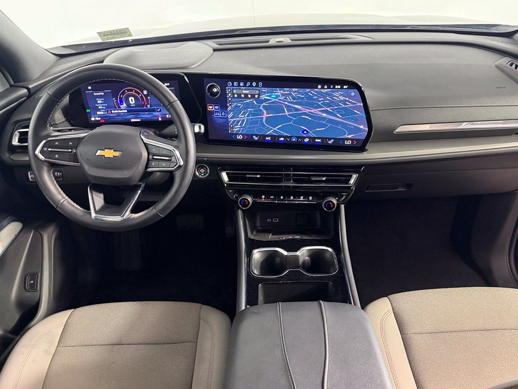 Used 2026 Chevrolet Traverse LT w/ Driver Confidence Package FWD image 14