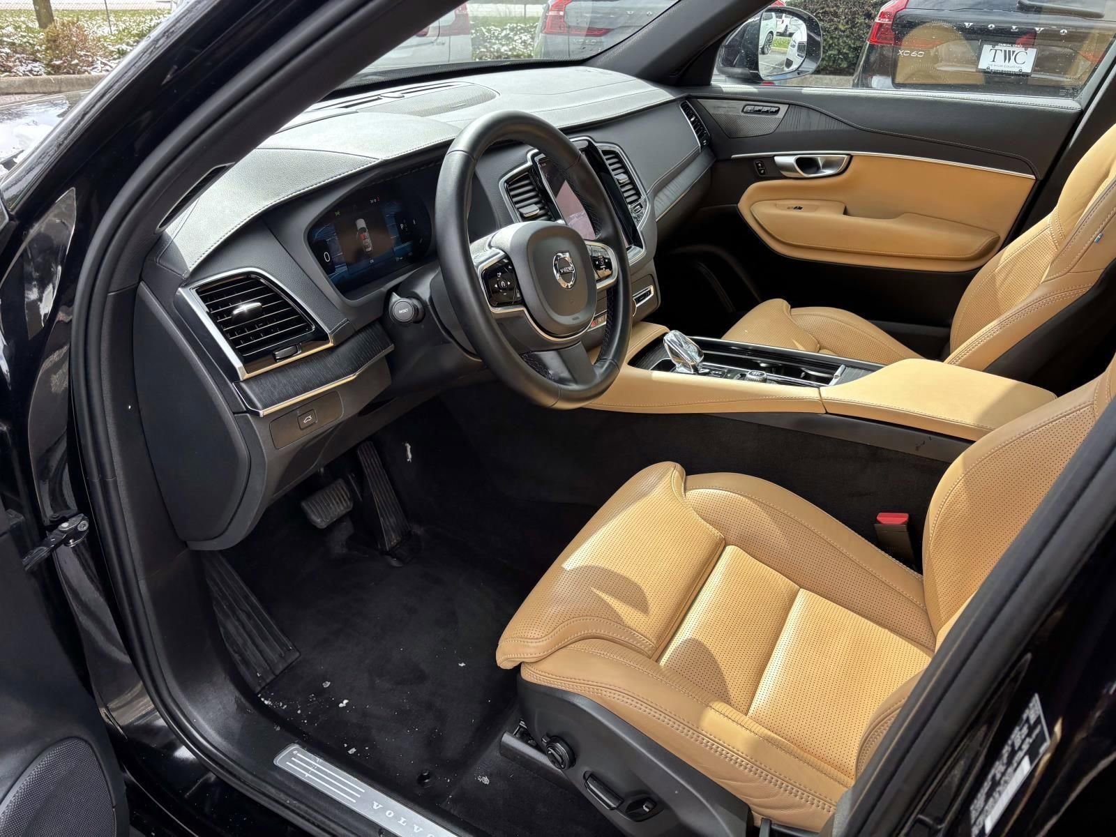 Used 2023 Volvo XC90 B6 Ultimate w/ Protection Package Premier image 24