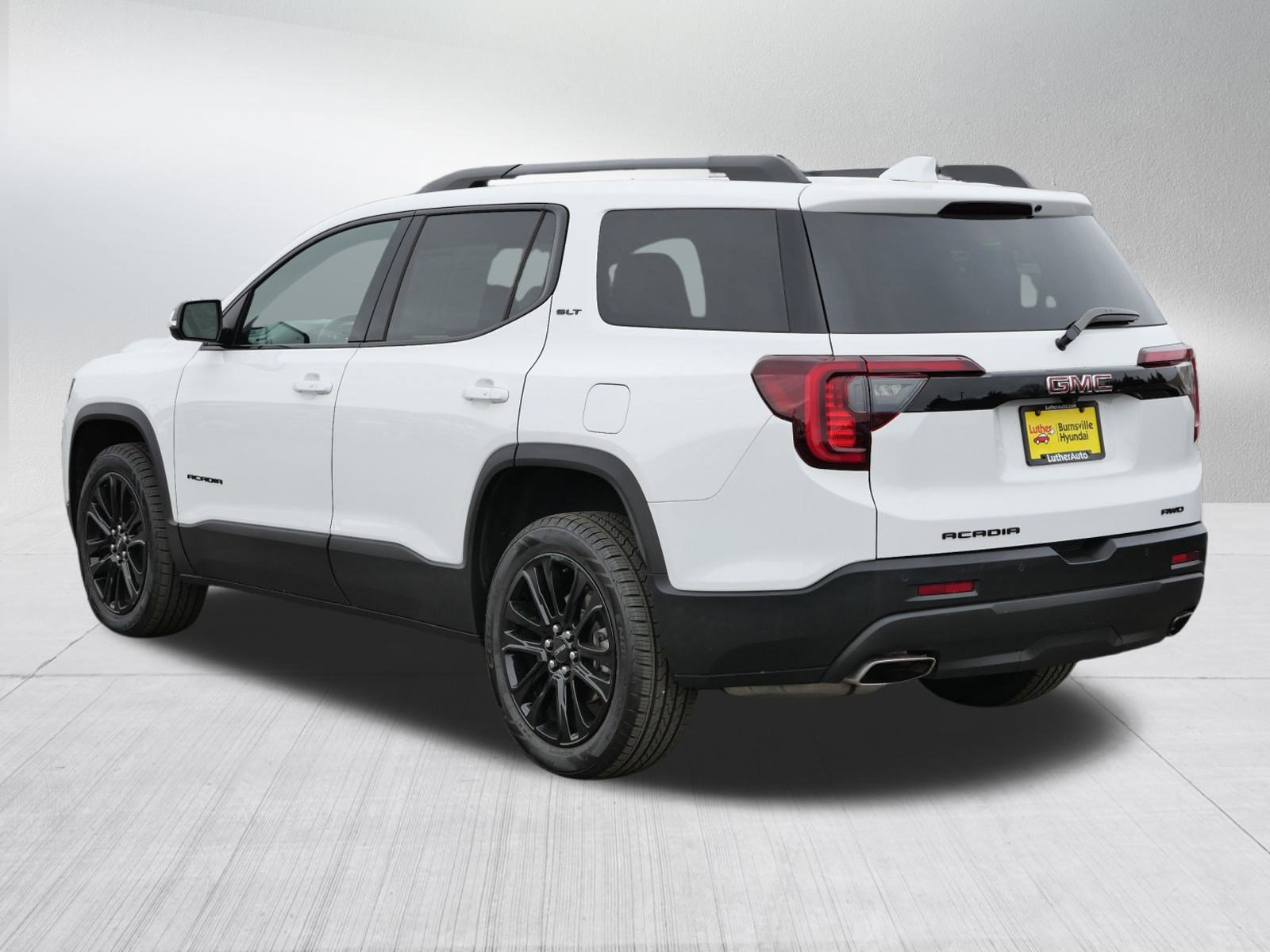 Used 2022 GMC Acadia SLT w/ Elevation Edition image 5