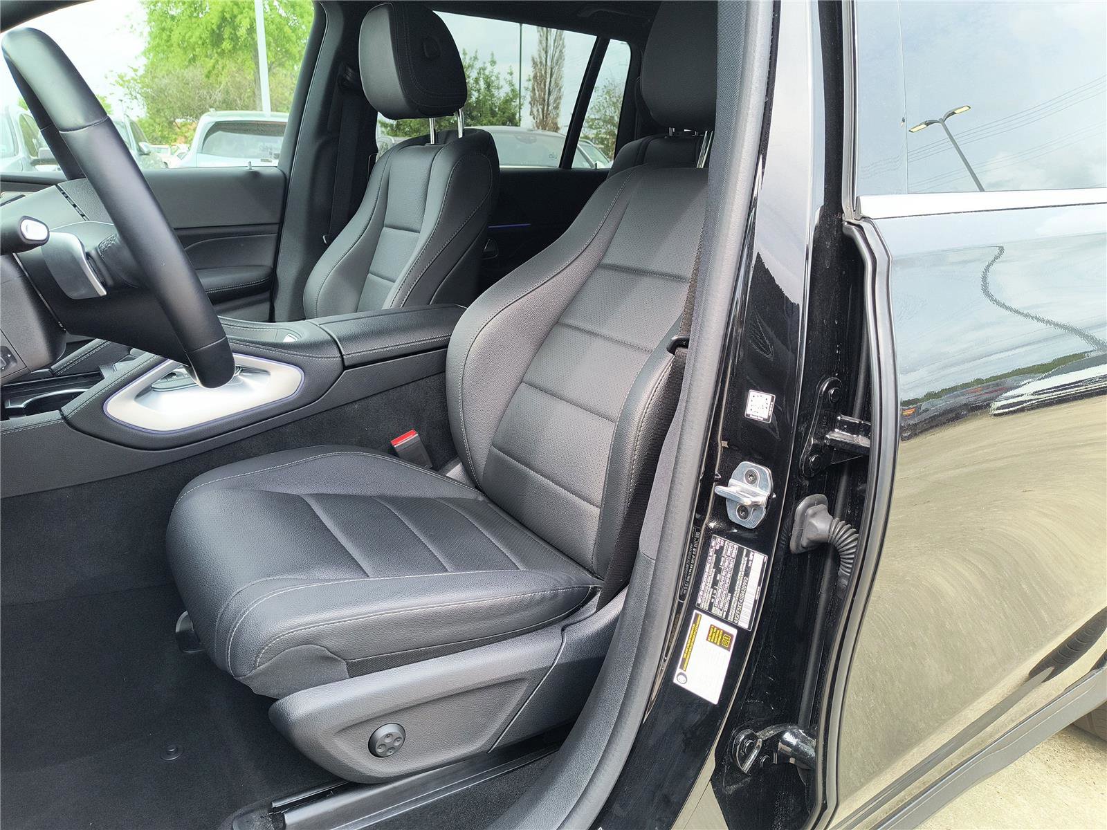Used 2025 Mercedes-Benz GLS 450 4MATIC image 19