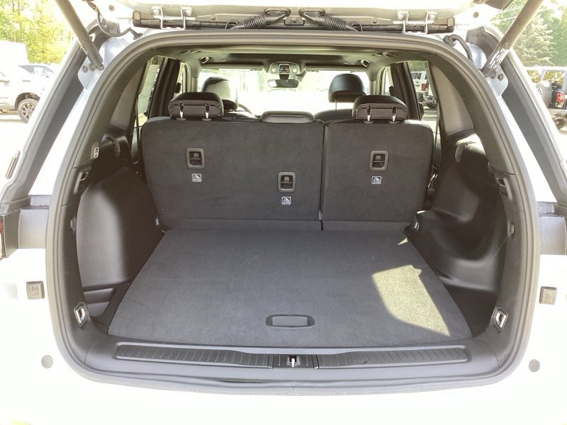 New 2025 Jeep Grand Cherokee Altitude image 13